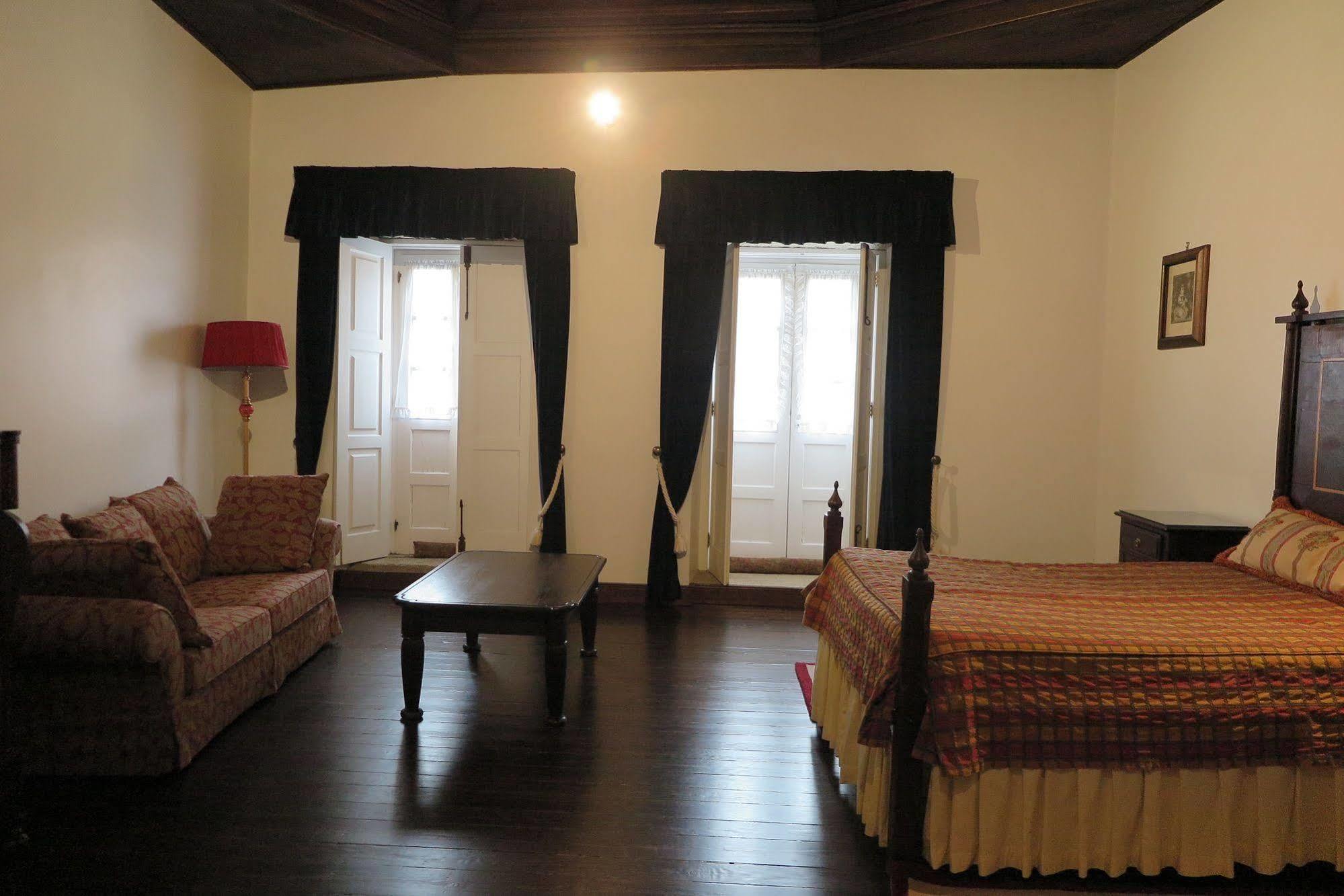 Solar De Santa Maria Hotel Bragança Buitenkant foto
